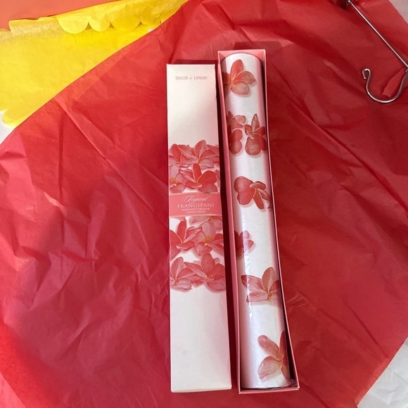 Taylor of London drawer Lining paper - Picture 3 of 3